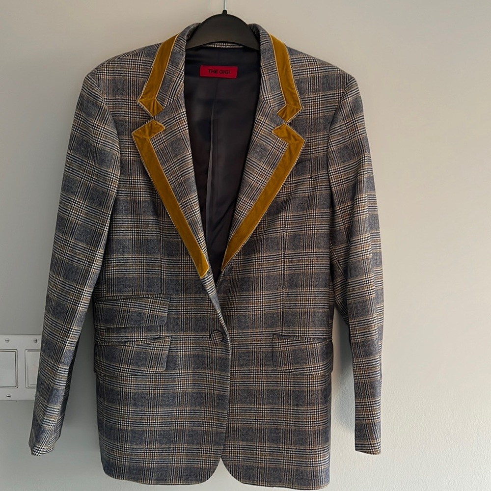 Woman’s Plaid Blazer